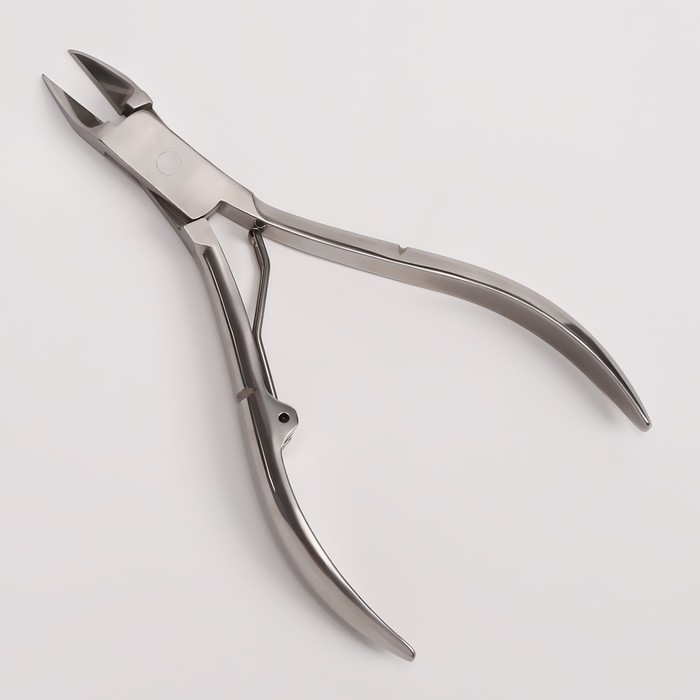 Кусачки педикюрные, прямое лезвие, 13,5 см, длина лезвия - 15 мм, цвет серебристый Кусачки педикюрные, прямое лезвие, 13,5 см, длина лезвия - 15 мм, цвет серебристый