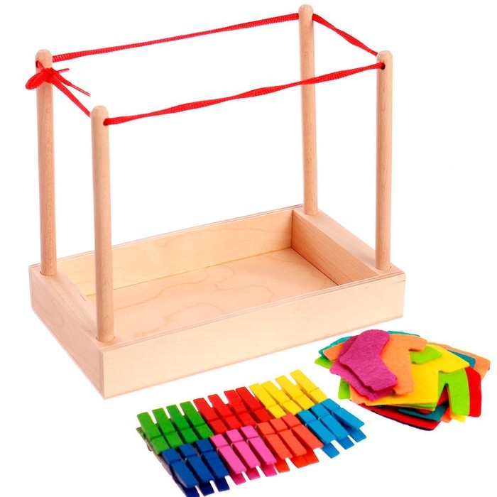 Игровой набор «Стирка» Основание, 24 прищепки, 4 предметов одежды, 22 × 13 × 40 см Игровой набор «Стирка» Основание, 24 прищепки, 4 предметов одежды, 22 × 13 × 40 см