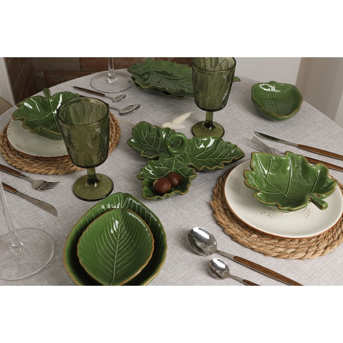 Менажница 3 ячейки Доляна «Лист», 22,1×7,6 см, цвет зелёный