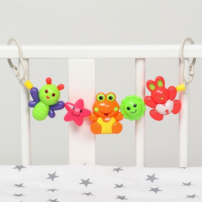 Растяжка на коляску/кроватку «Зайчик, лягушка, пчелка», 3 игрушки, цвет МИКС, Крошка Я Растяжка на коляску/кроватку «Зайчик, лягушка, пчелка», 3 игрушки, цвет МИКС, Крошка Я