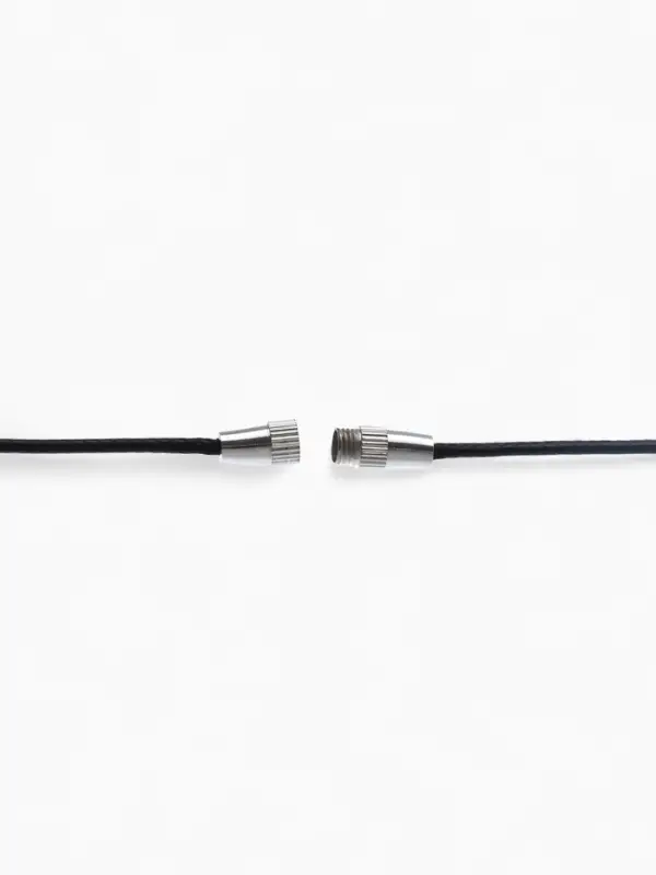 Шнурок нейлон 60 см, цвет чёрный, винтовой замок серебро Шнурок нейлон 60 см, цвет чёрный, винтовой замок серебро