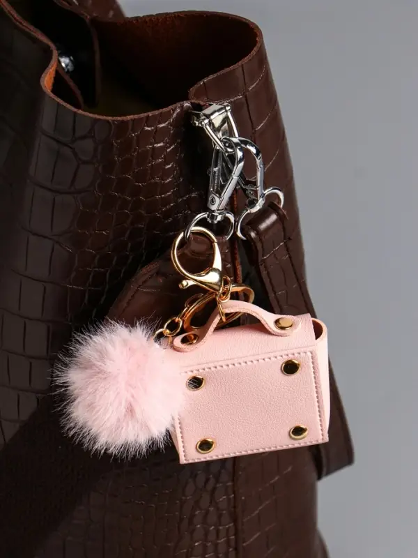 Брелок кожзам с карабином, с пушистиком Брелок кожзам с карабином, с пушистиком "Сумочка" нежно-розовый 5,8х2,4х5 см