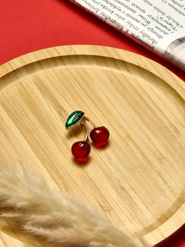 Брошь &laquo;Вишня&raquo;, наливная, бордово-зелёная в золоте