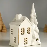 Сувенир керамика свет "Ель у домика" белый с золотом 12х7,5х16 см
