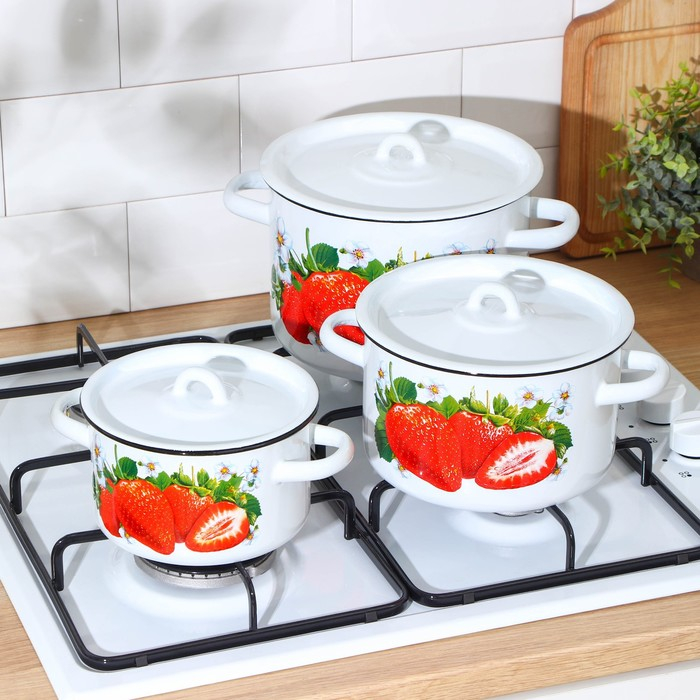 Набор эмалированных кастрюль «Клубника садовая», 3 предмета: 1,5 л, 2,9 л, 4,5 л Набор эмалированных кастрюль «Клубника садовая», 3 предмета: 1,5 л, 2,9 л, 4,5 л