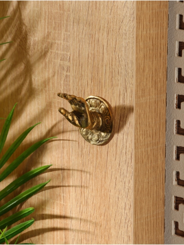 Крючок бронза Крючок бронза "Рука" 6х4х3 см