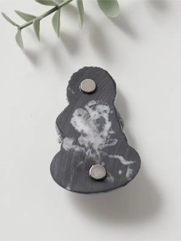 Магнит "Девочка с олененком" (барельеф) , 7,5см