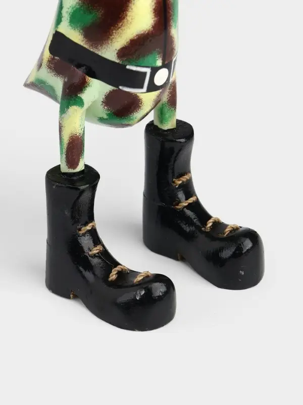 Сувенир &laquo;Утка-армеец&raquo;, 27 см, дерево