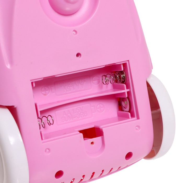 Набор «Хозяюшка»: пылесос со светом и звуком, принадлежности для уборки