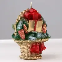 Свеча декоративная &laquo;Рождественский подарок&raquo;, 8&times;10.5&times;10.5 см