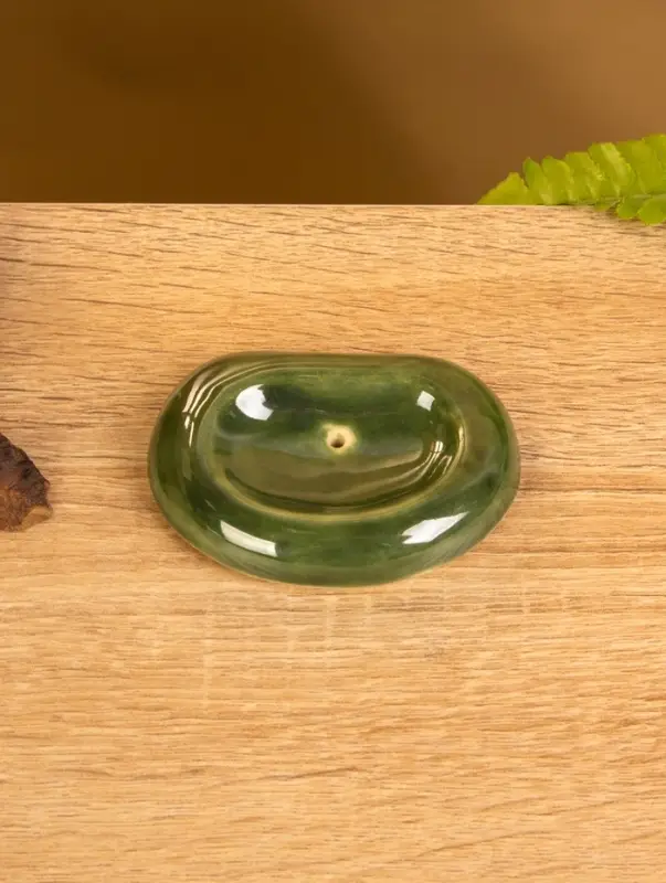 Подставка под благовония  Подставка под благовония "Галька" керамика, цв. зелёный, 7х5х1 см