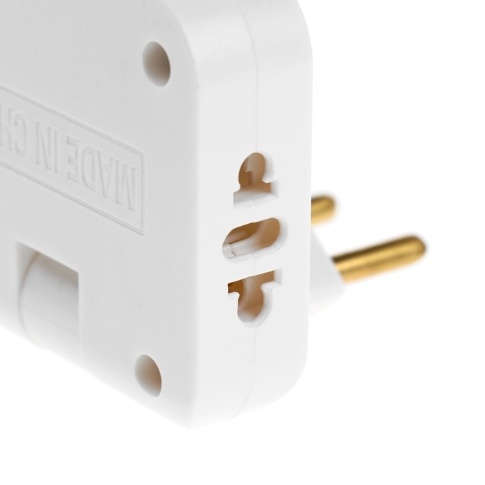 Тройник плоский, поворотный, 2 розетки, 10А, 2 USB, без з/к, белый Тройник плоский, поворотный, 2 розетки, 10А, 2 USB, без з/к, белый