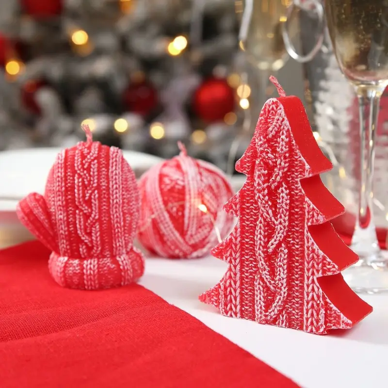 Свеча Kniteam, варежка, красная Свеча Kniteam, варежка, красная