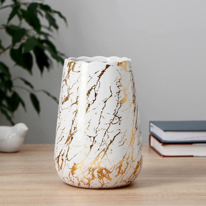 Ваза керамика настольная Ваза керамика настольная "Амалия" d-10 см 14х20 см, белый