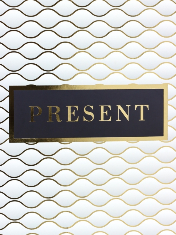 Пакет подарочный ламинированный горизонтальный «Present», L 40 × 31 × 14 см