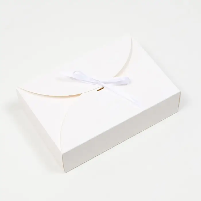 Коробка складная белая, 22 х 15 х 6 см Коробка складная белая, 22 х 15 х 6 см