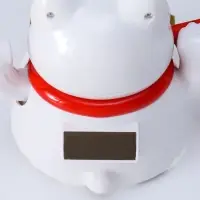 Маятник пластик от солнечной батареи "Белый кот Манэки-нэко с веером" 11,2х14,3х15,3 см