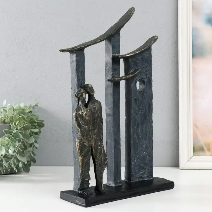 Фигурка полистоун &laquo;Двое в городе&raquo;, под металл, 24&times;7.7&times;37.4 см