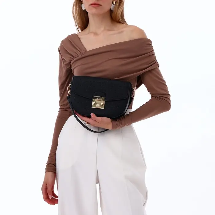 Сумка женская мессенджер TEXTURA на клапане, 23&times;6&times;15 см, чёрная