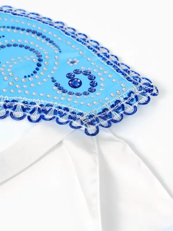 Кокошник с бусинами, на голубом фоне Кокошник с бусинами, на голубом фоне