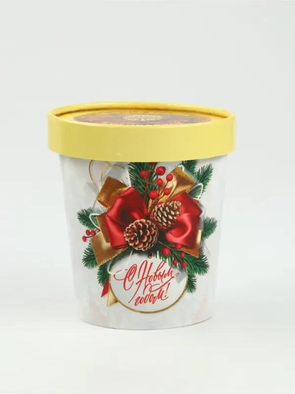 Подарочный набор &laquo;С Новым годом&raquo;: чай (50 г), конфеты (110 г), печенье брауни (120 г)