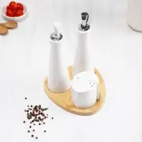 Набор фарфоровый для специй на деревянной подставке Доляна &laquo;Эстет&raquo;, 4 предмета: солонка 100 мл, перечница 100 мл, 2 соусника 200 мл, цвет белый