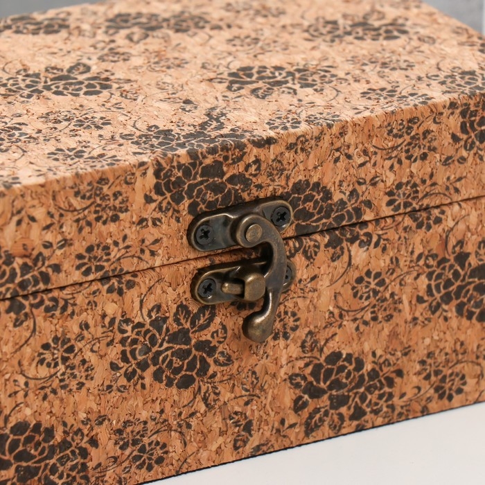 Шкатулка дерево кожзам под пробку Шкатулка дерево кожзам под пробку "Цветочный фон" 18х10х8 см