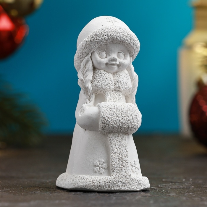 Новогодняя фигура под раскраску  Новогодняя фигура под раскраску "Снегурочка" 7х4,5см