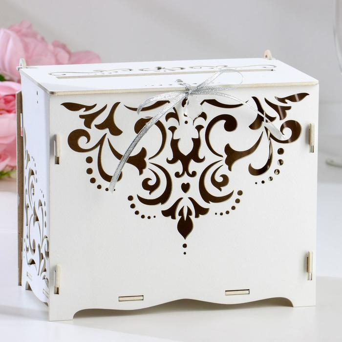 Семейный банк для сбора денег Семейный банк для сбора денег "Кристалл", белый-серебро, 21,5х13,5х18,5 см