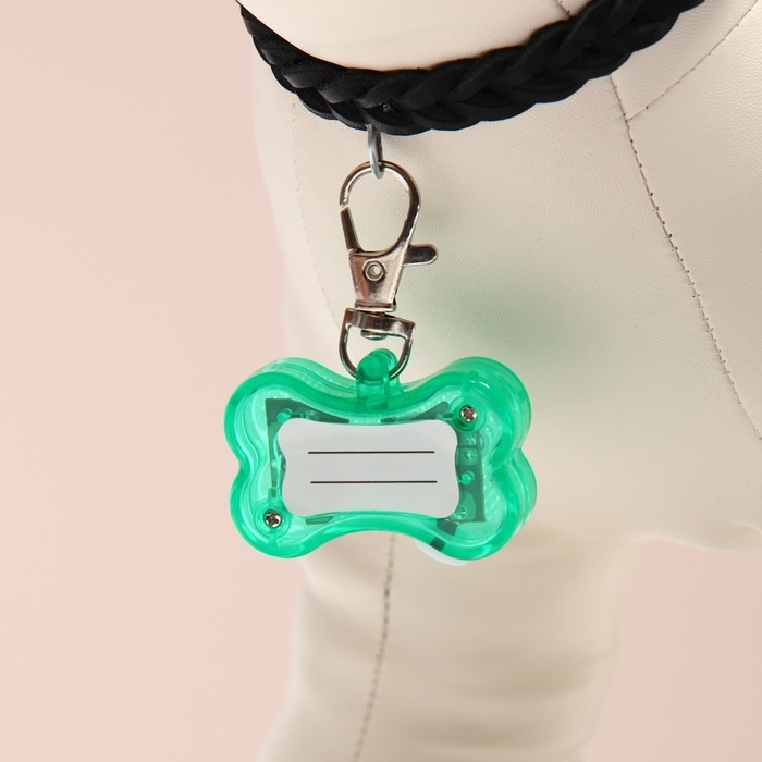 Маячок-адресник Косточка с наклейкой под записку 3 режима свечения, зелёный Маячок-адресник Косточка с наклейкой под записку 3 режима свечения, зелёный