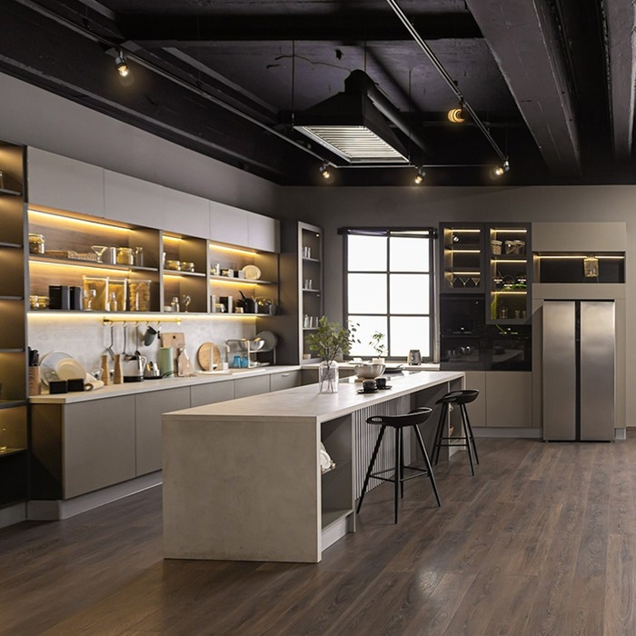 Светильник трековый Светильник трековый "Анабель" Е14 40Вт черно-хромовый 16х8х18см