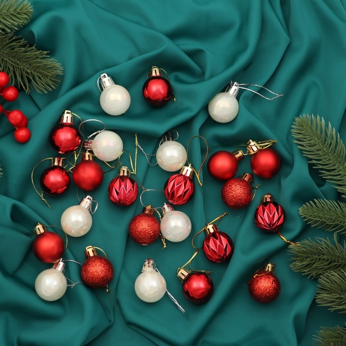 Набор шаров пластик d-3 см, 24 шт Набор шаров пластик d-3 см, 24 шт "Мелодия" грани блеск, белый красный