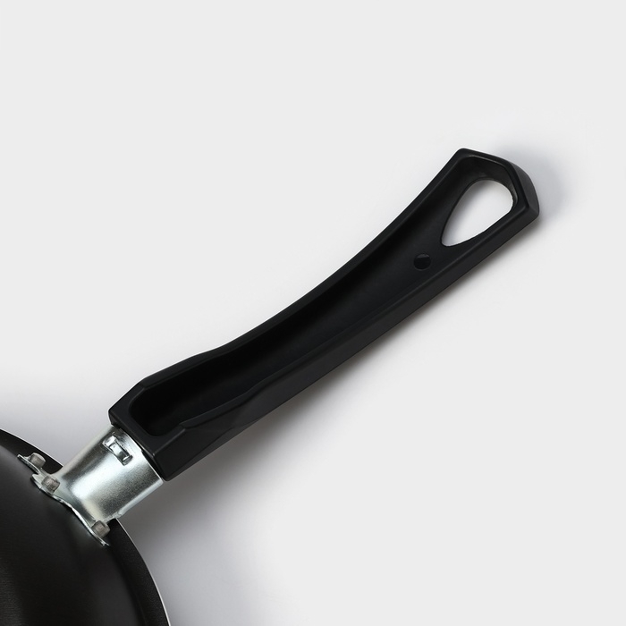 Сковорода «Классика атлас», d=24 см, пластиковая ручка, стеклянная крышка, антипригарное покрытие, цвет чёрный Сковорода «Классика атлас», d=24 см, пластиковая ручка, стеклянная крышка, антипригарное покрытие, цвет чёрный