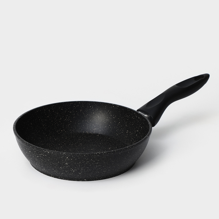 Сковорода «Алёна», d=20 см, пластиковая ручка, антипригарное покрытие, цвет чёрный Сковорода «Алёна», d=20 см, пластиковая ручка, антипригарное покрытие, цвет чёрный