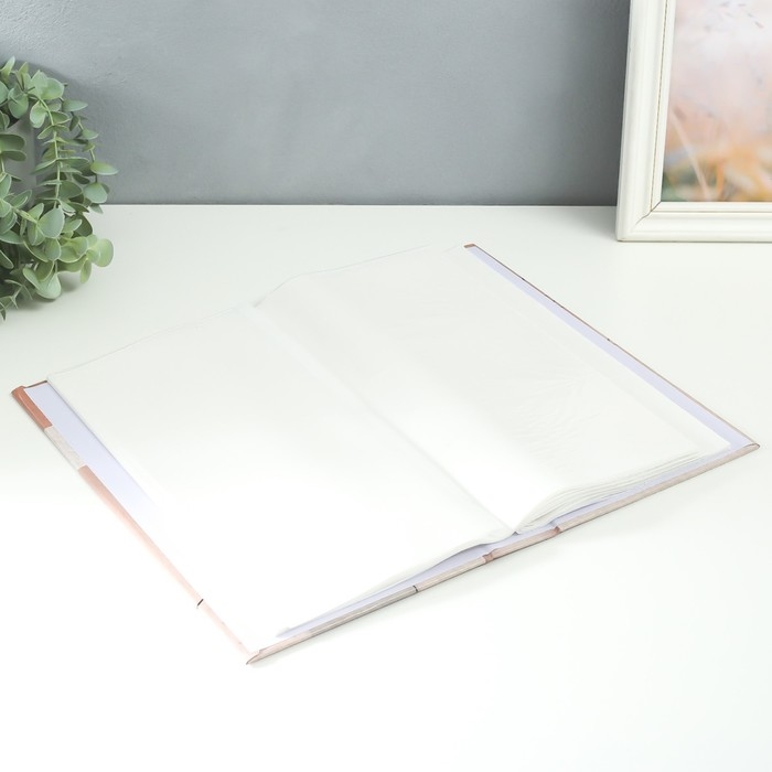 Фотоальбом на 300 фото 10х15 см  Фотоальбом на 300 фото 10х15 см "Поцелуй. Близкие люди" 33,5х17,5х5 см