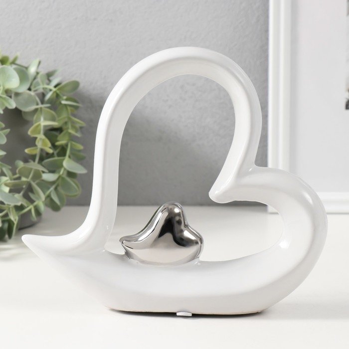 Сувенир керамика  Сувенир керамика "Сердце в сердце" белый с серебром 20,5х4х18 см