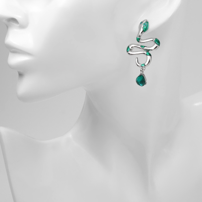 Новый год! Символ года 2025! Серьги «Змеи» с каплей, цвет зелёный в серебре Новый год! Символ года 2025! Серьги «Змеи» с каплей, цвет зелёный в серебре