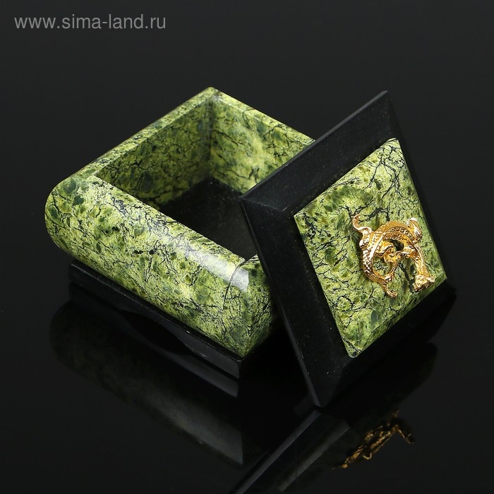 Шкатулка Шкатулка "Уральская царица", 8х8х6,5 см, натуральный камень, змеевик