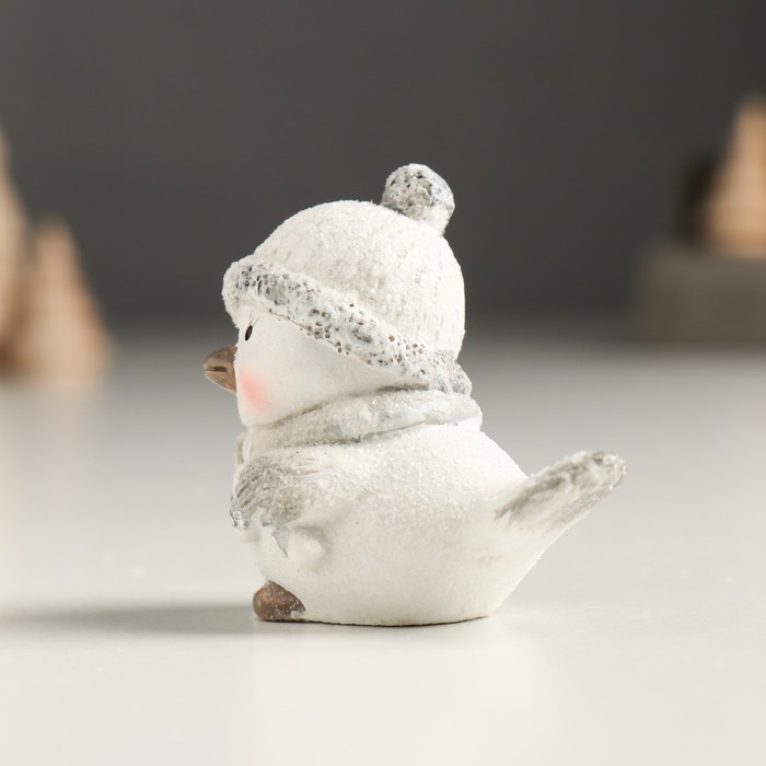 Сувенир полистоун Сувенир полистоун "Белый птенчик в шапке и вязанном шарфе" серебро МИКС 5х3,5х5 см