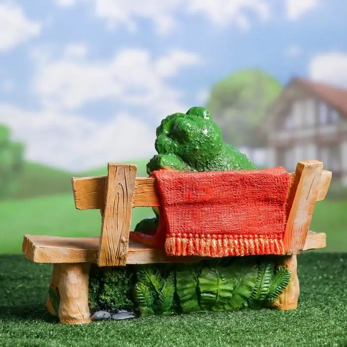 Садовая фигура  Садовая фигура "Лягушка на лавочке сидит" 27х38см