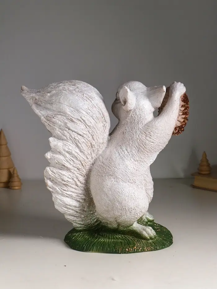 Фигура "Белка с шишкой" с глиттером, 26х28 см, Фигура "Белка с шишкой" с глиттером, 26х28 см,