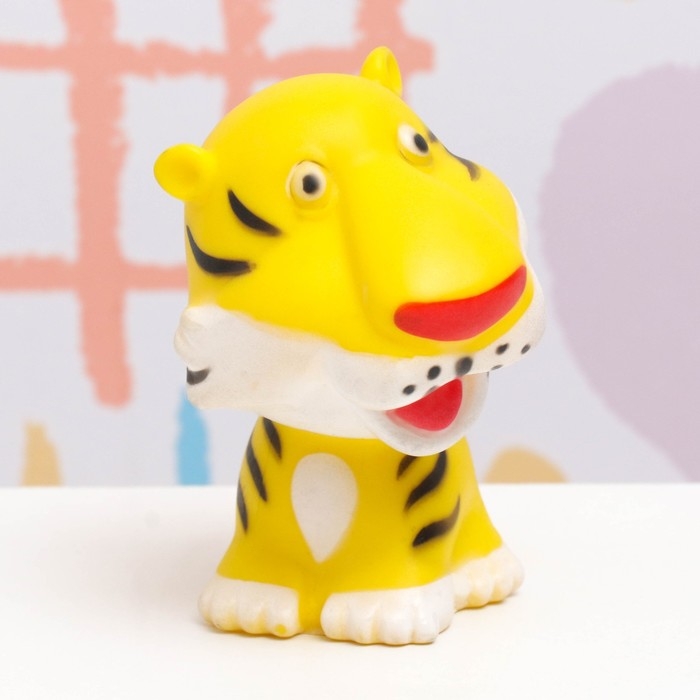 Набор игрушек - пищалок для купания в ванне  Набор игрушек - пищалок для купания в ванне "Животные" 4 шт, резиноые, 10 см