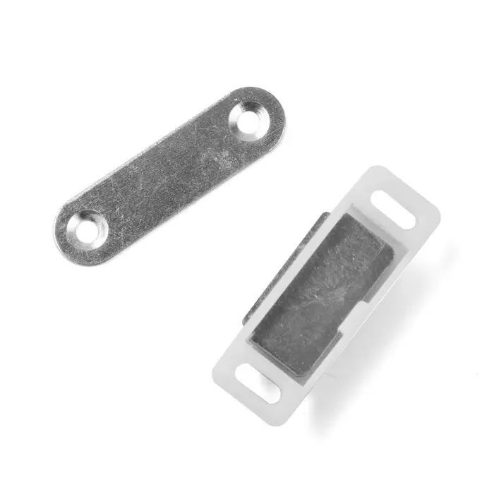 Магнит мебельный M001W, 41&times;13 маленький, белый