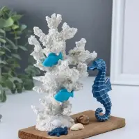 Сувенир полистоун "Рыбки и морской конёк у белых кораллов" 7,5х15,7х19,5 см