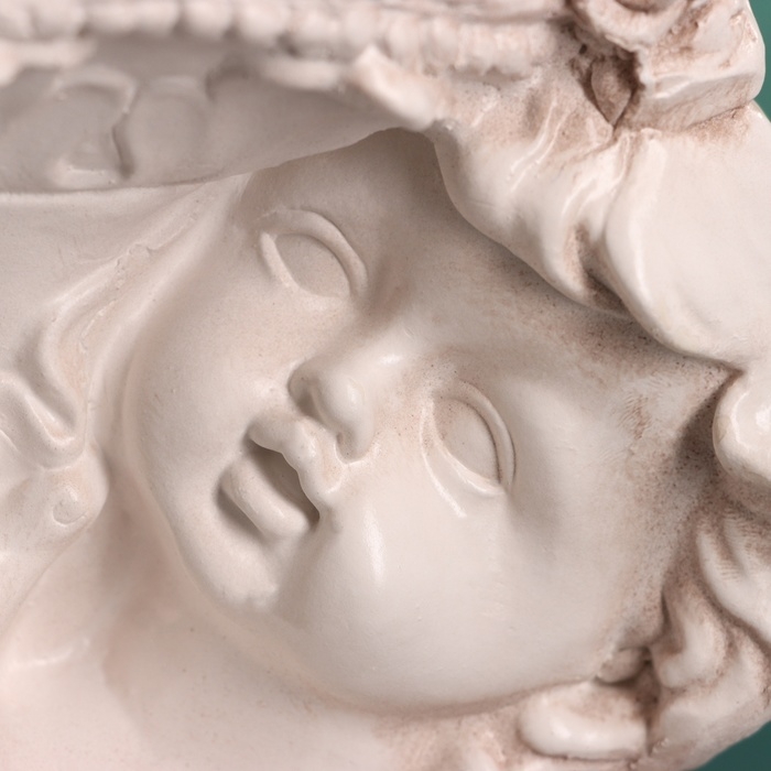 Фигурное кашпо  Фигурное кашпо "Ангел с розами", состаренный, 1,8 л/ 24х24х70см