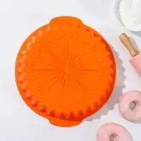 Форма для выпечки Доляна «Рифлёный круг. Звезда», силикон, 29×28 см, с ручками, цвет МИКС Форма для выпечки Доляна «Рифлёный круг. Звезда», силикон, 29×28 см, с ручками, цвет МИКС