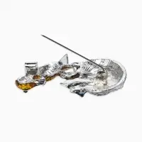 Брошь &laquo;Птица с  птенцами&raquo; гнездо, цветная в серебре