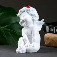 Фигурка гипс &laquo;Ангелочек с божьей коровкой&raquo;, белый, 8.5&times;10&times;14 см