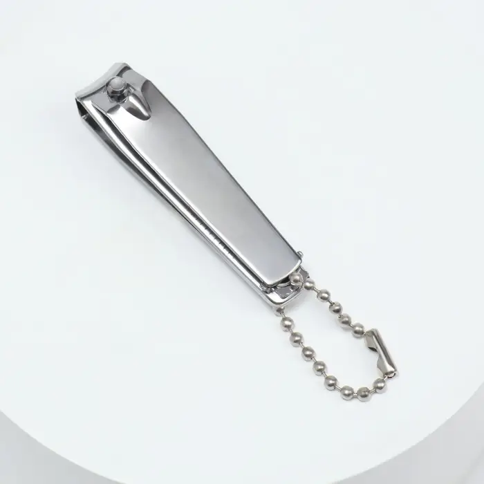 Кусачки книпсер маникюрные, с пилкой, 5.7 см, с цепочкой, на блистере