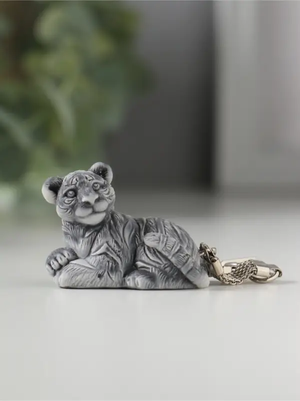 Брелок "Тигр лежит маленький" 3см